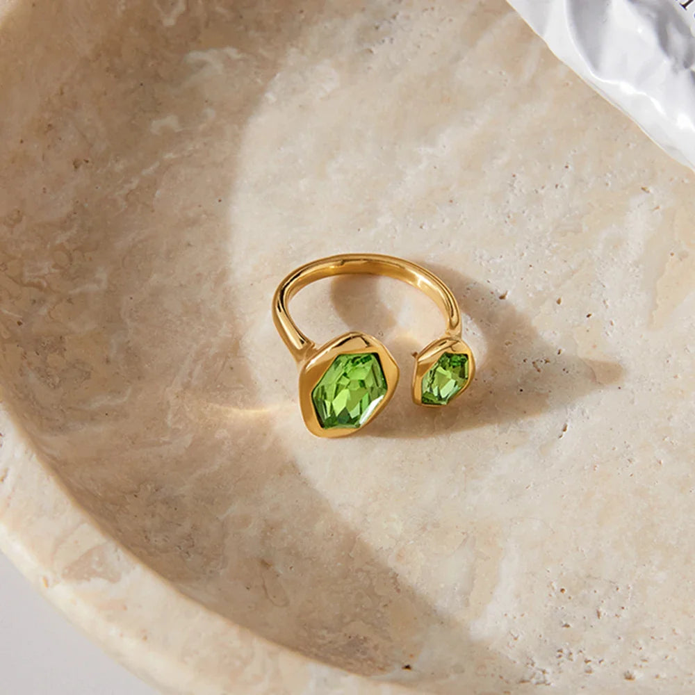 Youthway Anéis delicados de zircônia geométrica para mulheres, minimalistas, banhados a ouro 18k, anéis de aço inoxidável, joias da moda, presente para meninas