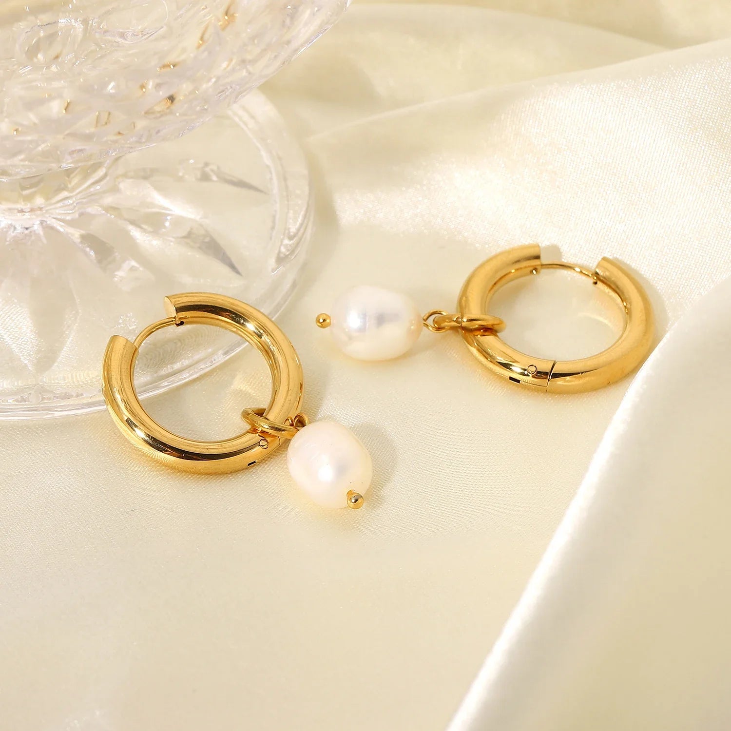 18k banhado a ouro de aço inoxidável de água doce pérola pingente huggie brincos para festa feminino jóias acessórios