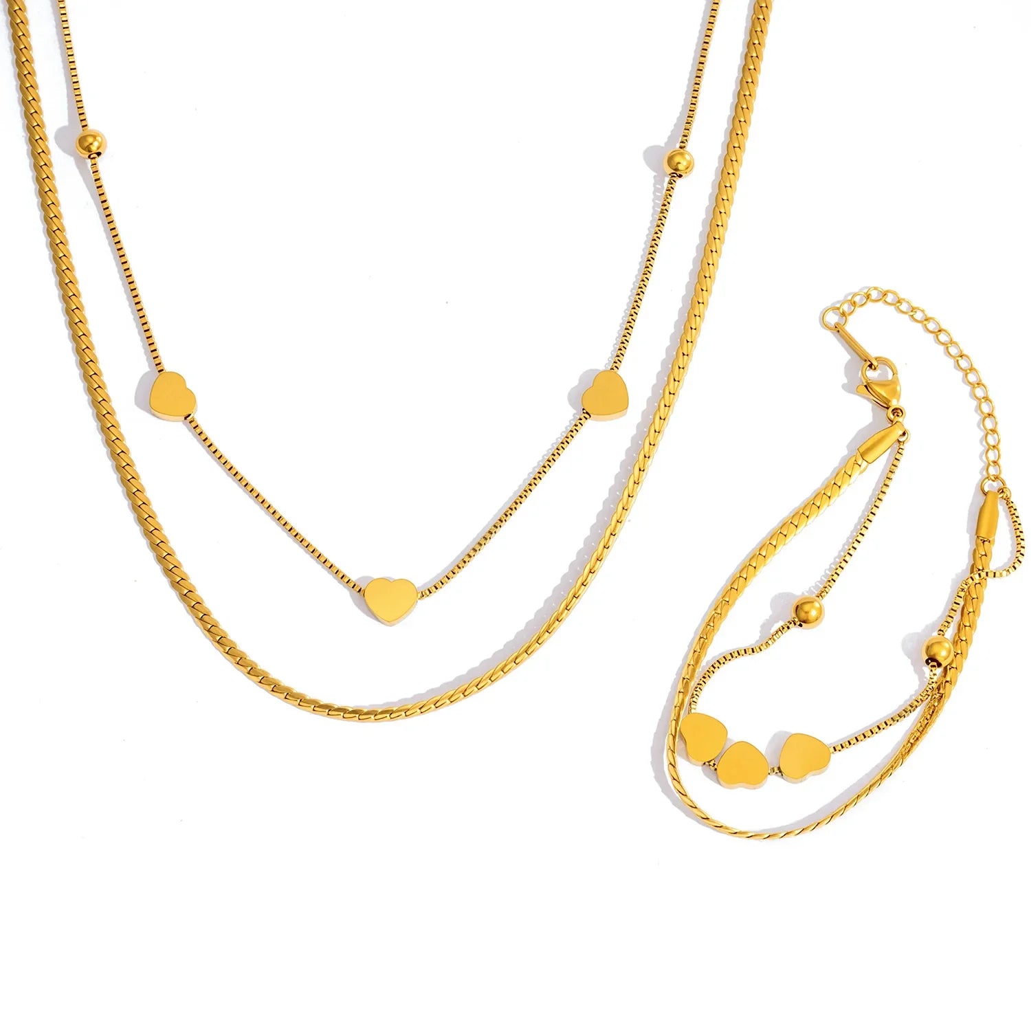 Colar Dourado de Corações em Camadas