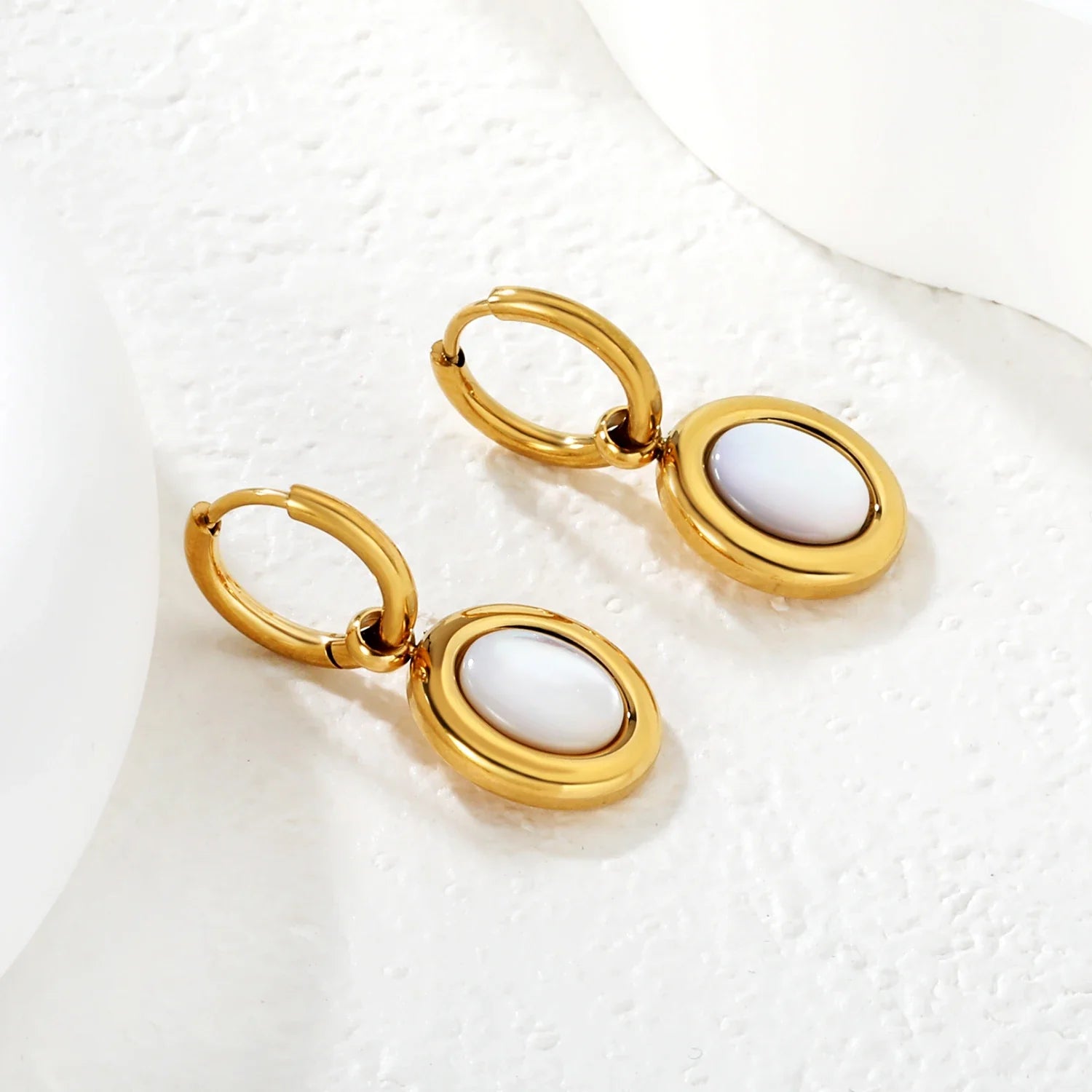 Brincos de Moda Minimalista em Forma de Concha Oval, Acessórios Elegantes Vintage em Aço Inoxidável com Revestimento Dourado para Mulheres/Meninas