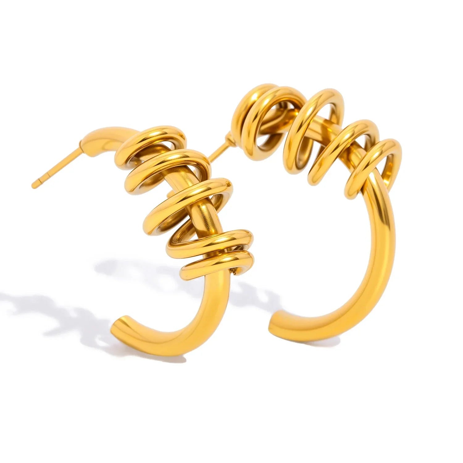Brincos femininos de meio argola com torção em espiral – aço inoxidável hipoalergênico banhado a ouro 18K, joias leves para orelha e ajuste confortável