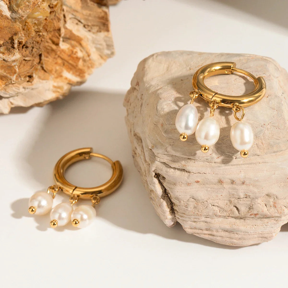 Youthway-Pérolas Brancas Puras de Água Doce Dangle Hoop Brincos para Mulheres, Aço Inoxidável, Anti Alérgico, Elegantes Jóias de Gala