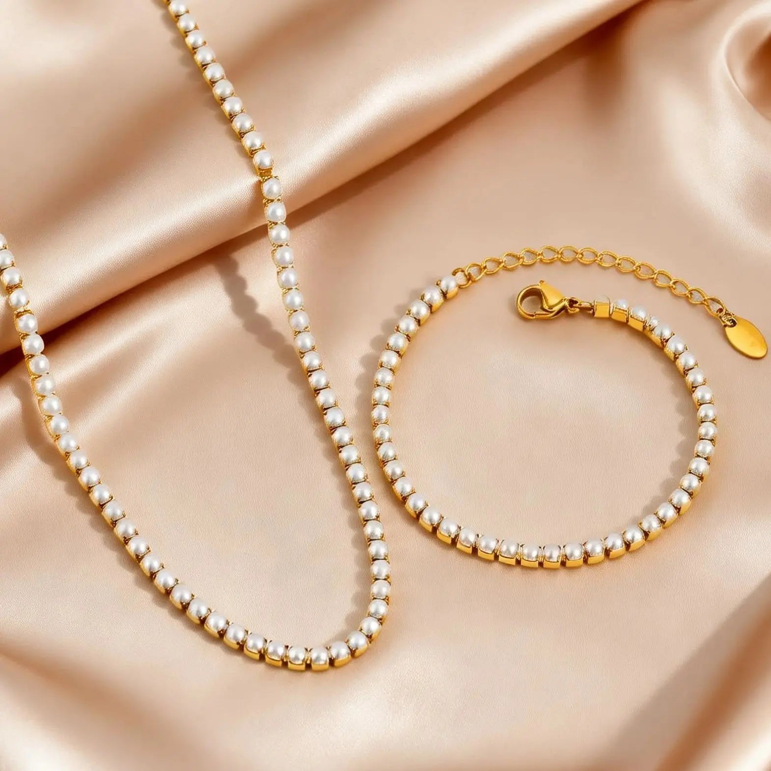Conjunto de Joias Femininas com Colar e Pulseiras de Pérolas Imitadas, Aço Inoxidável Banhado a Ouro 18K, Presente Elegante e Moderno