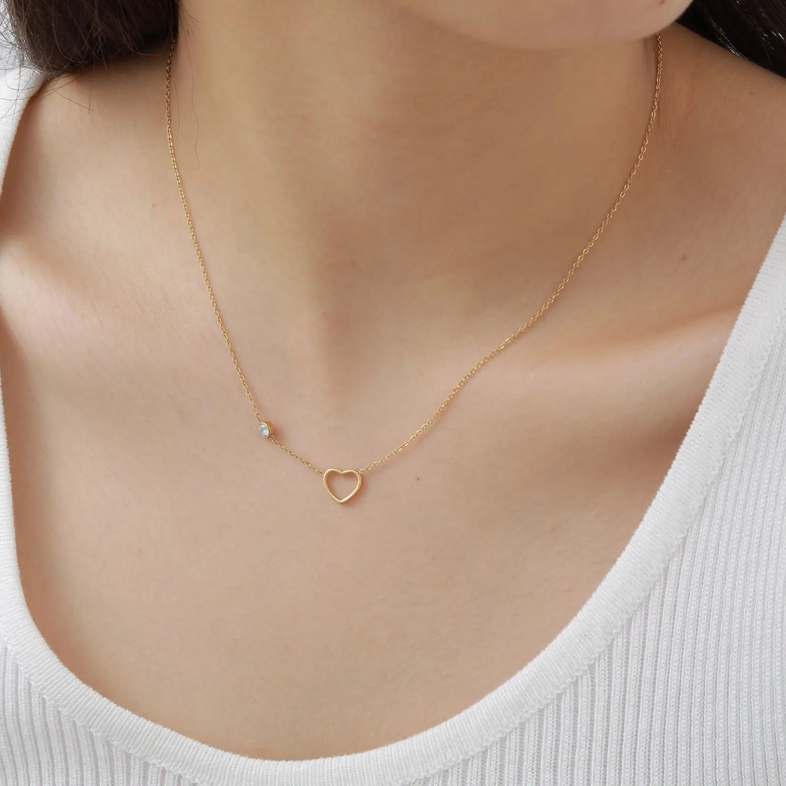 Colares com Pingente de Coração Oco Banhados a Ouro 18K para Mulheres, Colar de Corrente de Aço Inoxidável, Joias Modernas para Presentes