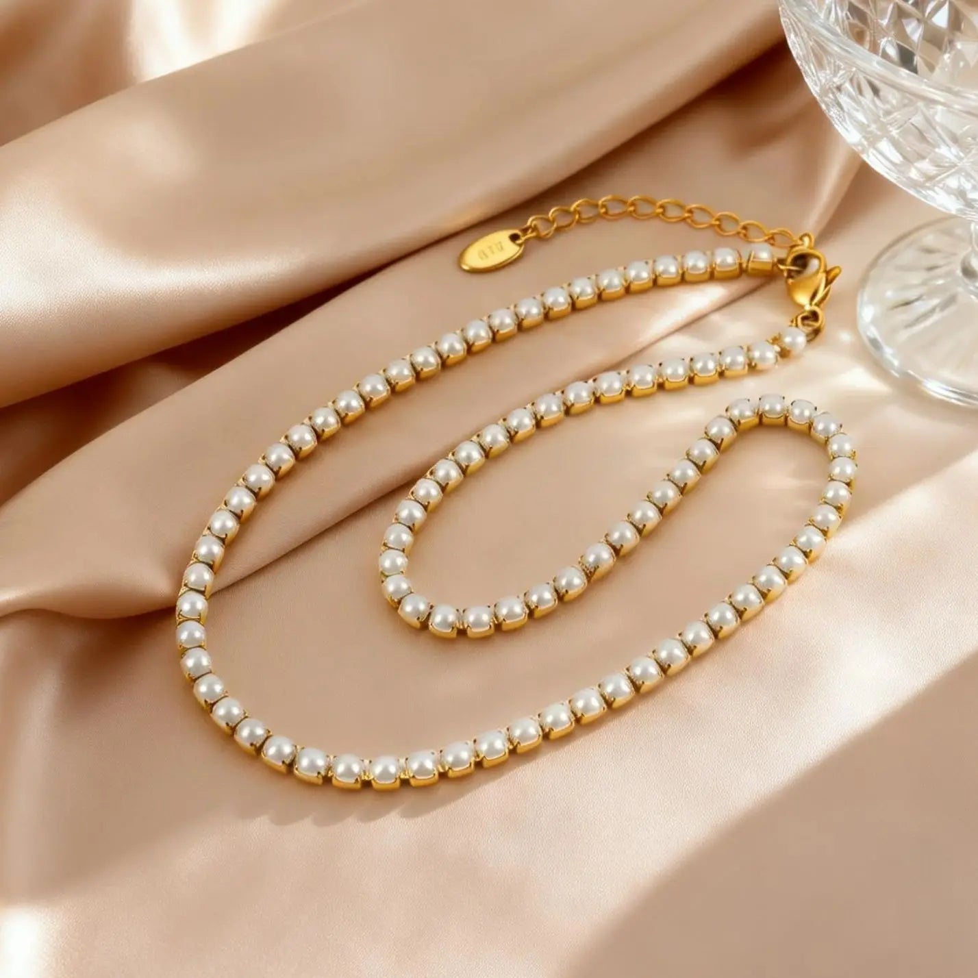Conjunto de Joias Femininas com Colar e Pulseiras de Pérolas Imitadas, Aço Inoxidável Banhado a Ouro 18K, Presente Elegante e Moderno