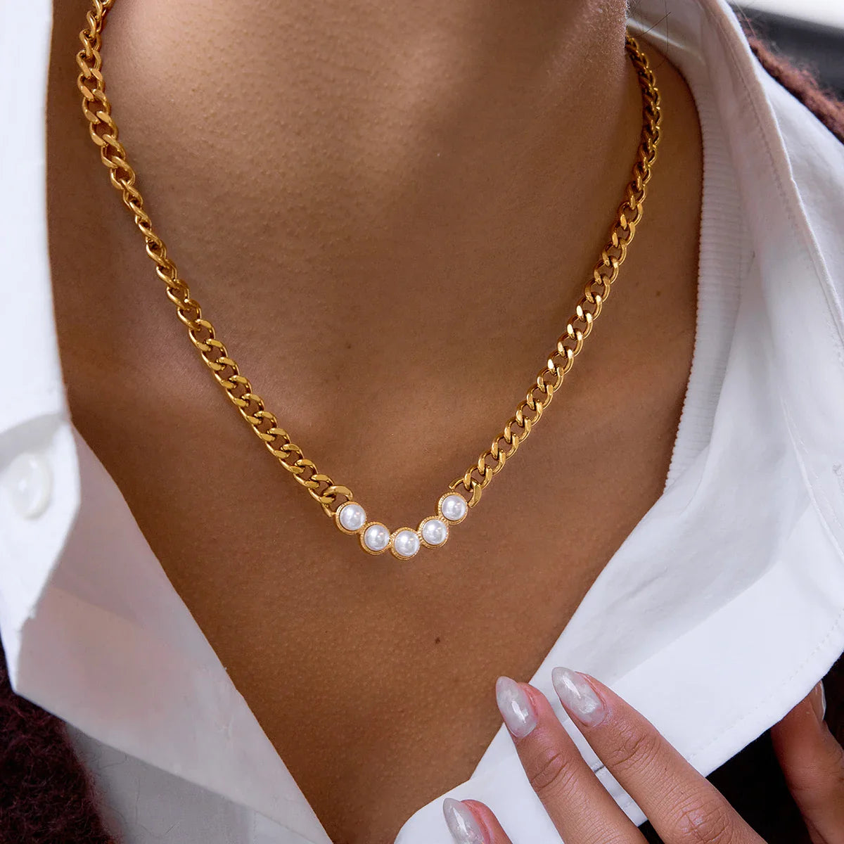 Youthway elegante imitação de pérola sorriso forma pingente colar para mulher 18k ouro pvd banhado a aço inoxidável colar de corrente cubana