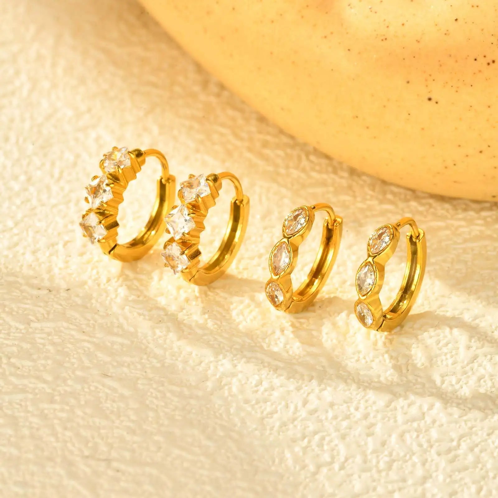 Brincos de argola de zircônia de aço inoxidável, brincos pequenos redondos huggie, joias de orelha de piercing de círculo de zircônia feminino