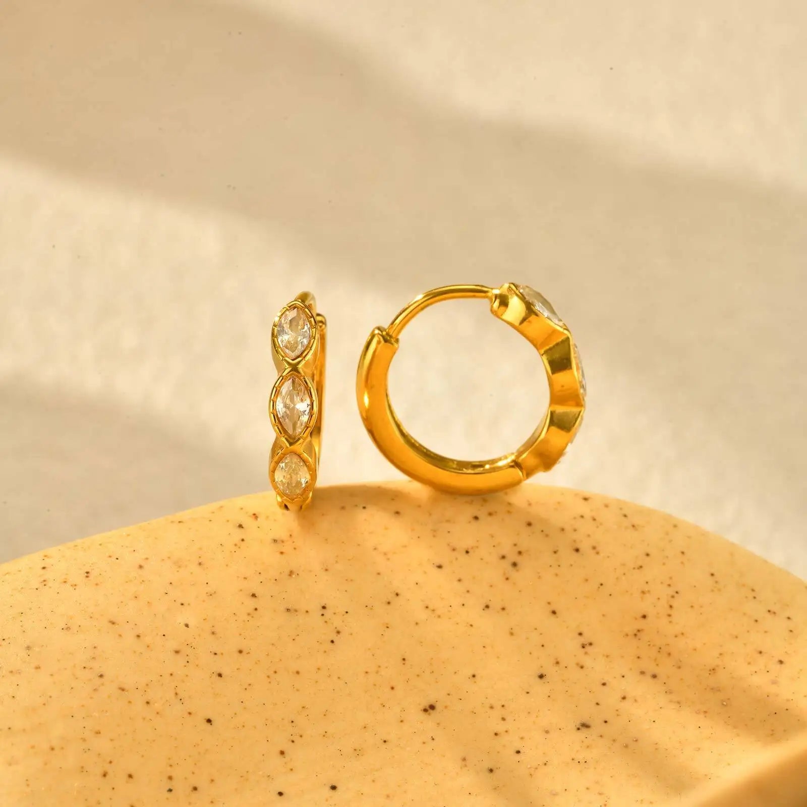 Brincos de argola de zircônia de aço inoxidável, brincos pequenos redondos huggie, joias de orelha de piercing de círculo de zircônia feminino