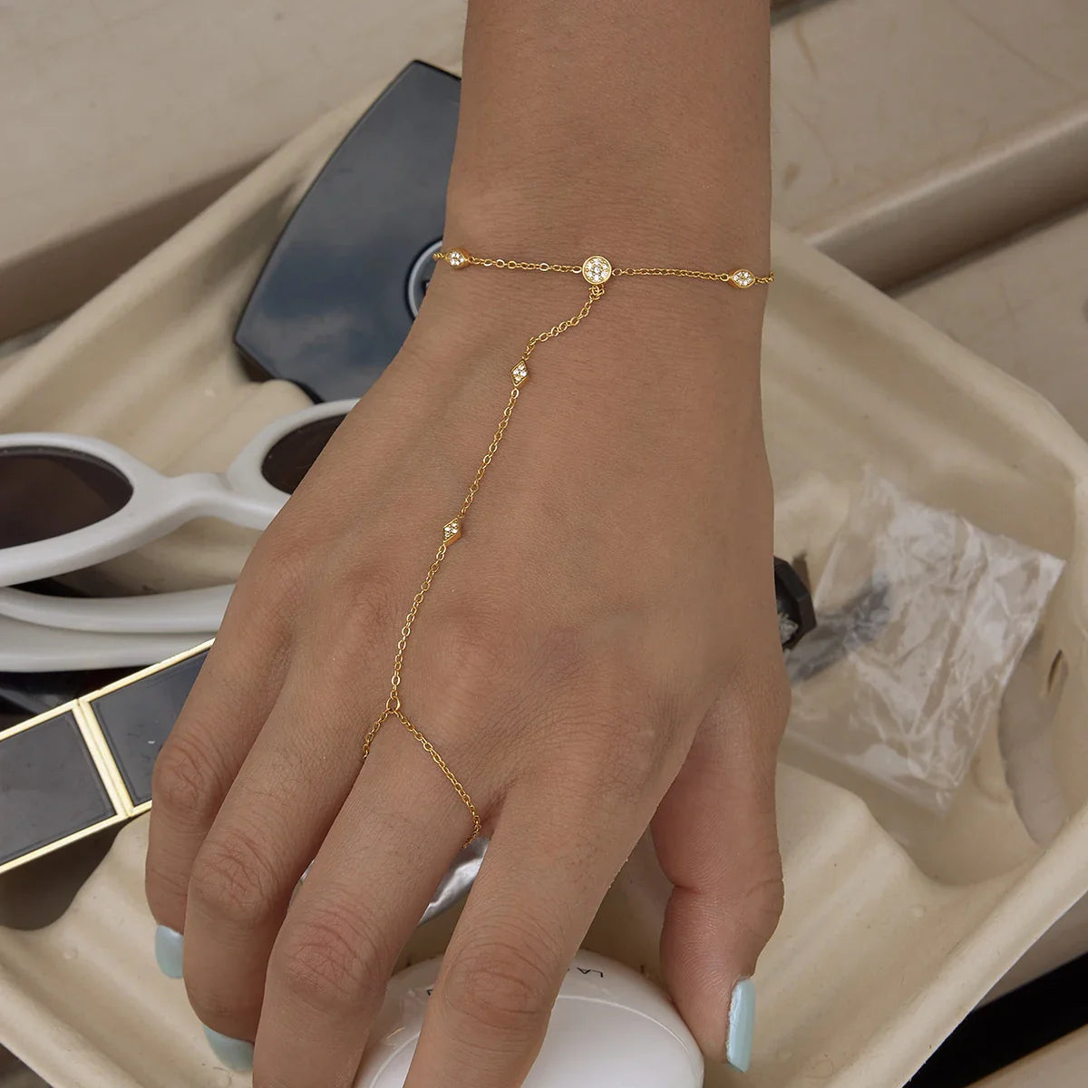 Pulseira de cristal delicada Youthway para mulheres, pulseira minimalista de aço inoxidável banhada a ouro 18K, joias da moda, presente