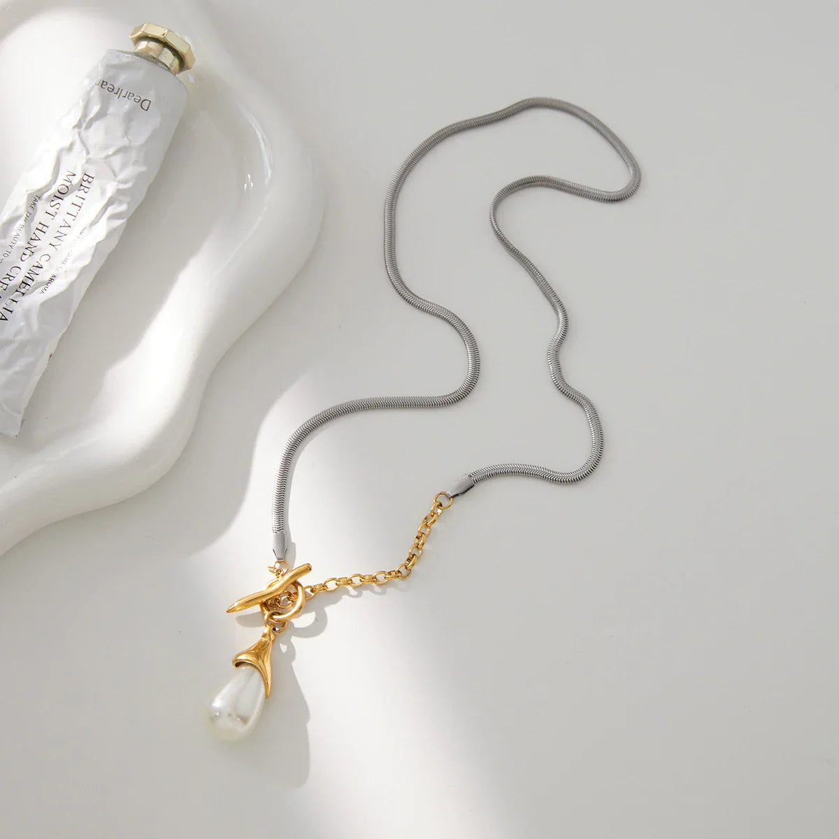 Youthway elegante imitação de pérola pingente cor misturada corrente colar para mulheres vintage 18k banhado a ouro colar de aço inoxidável