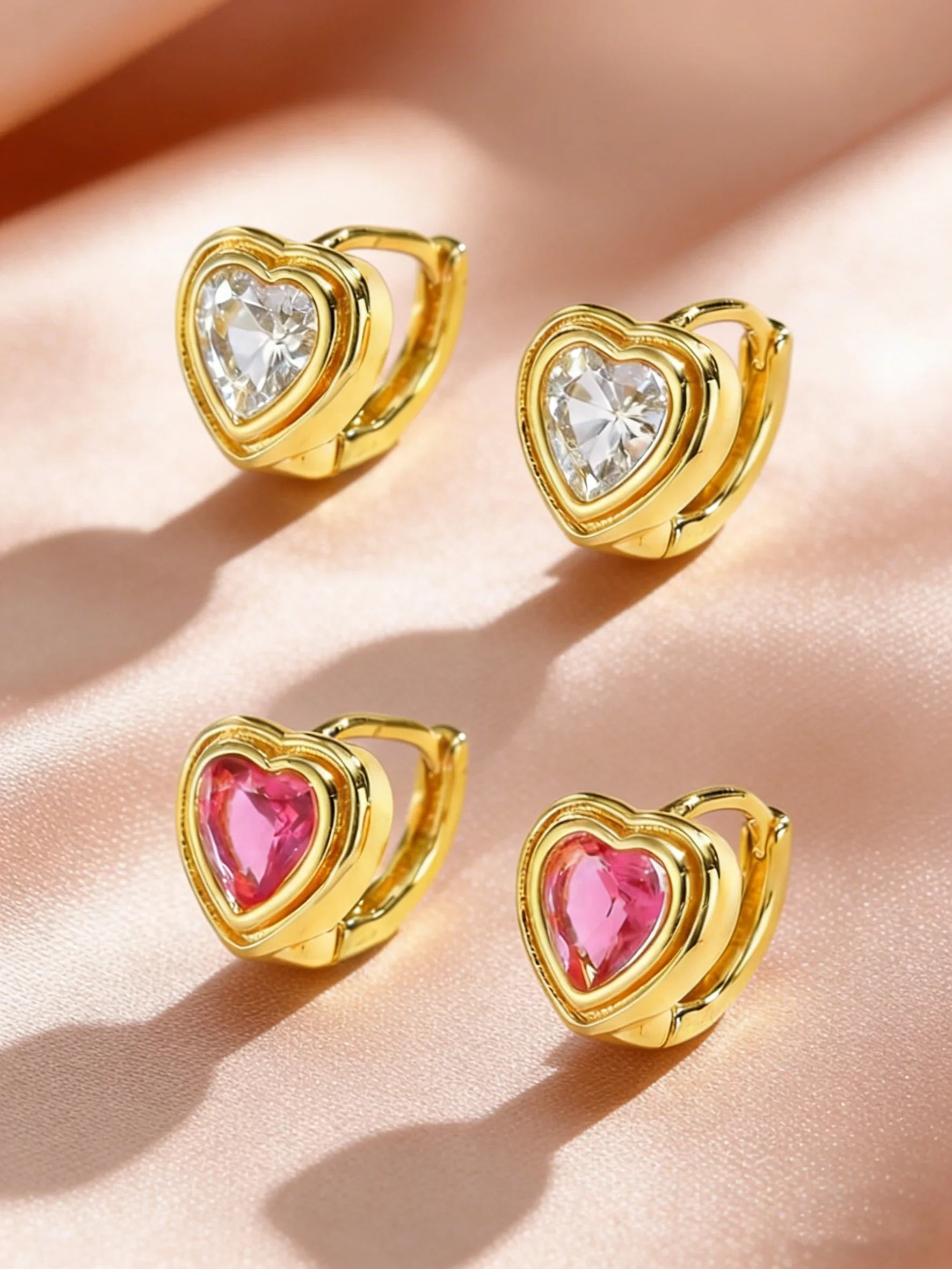 Brincos de Coração em Zircônia Dourada Luxuosos e Elegantes para Mulheres, Joias Minimalistas Hipoalergênicas para Uso Diário