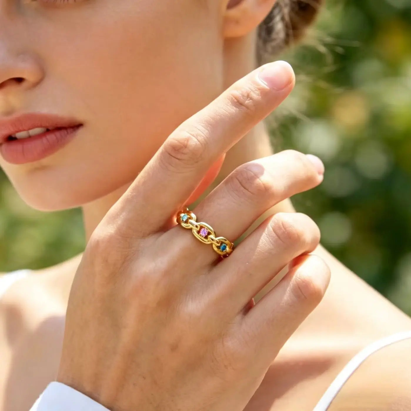 Anel Delicado de Zircônia Cúbica Colorida para Mulheres, Anel de Corrente Grossa em Aço Inoxidável, Joia à Prova d'Água na Cor Dourada, Presente Fashion