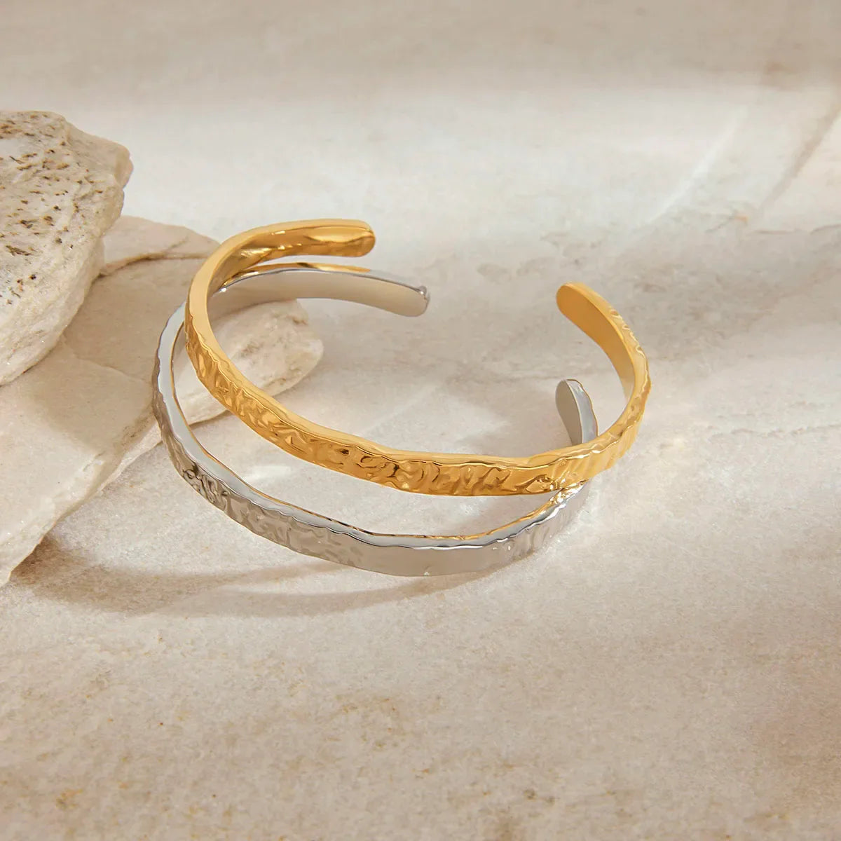 Youthway minimalista versátil aço inoxidável metal texturizado aberto pulseira para mulheres anti alérgico moda jóias diariamente