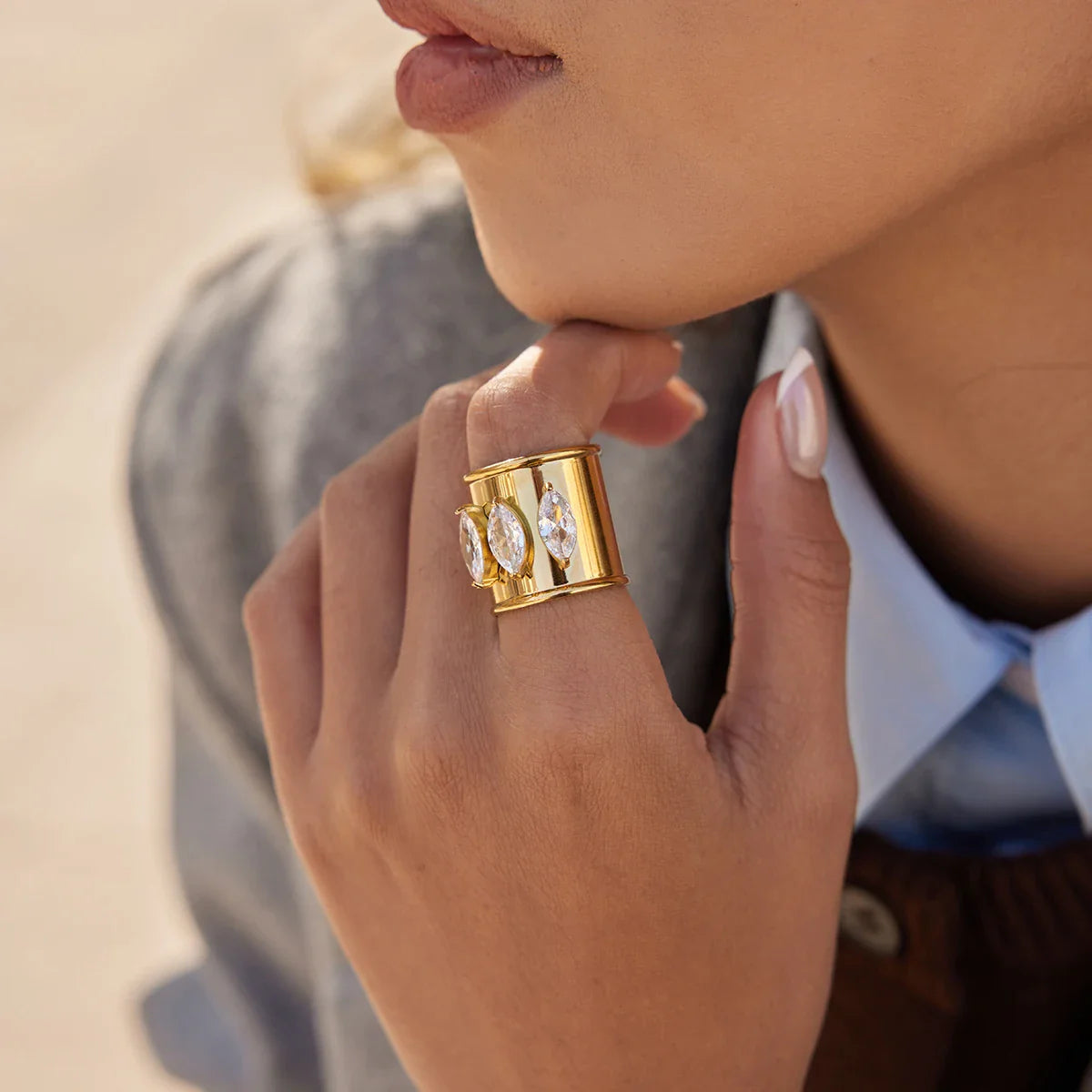 Youthway Anéis delicados de zircônia geométrica para mulheres, minimalistas, banhados a ouro 18k, anéis de aço inoxidável, joias da moda, presente para meninas