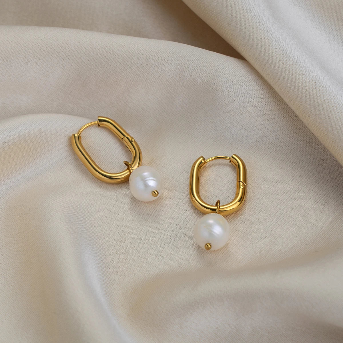 Brinco de Argola Geométrico Elegante c.citybeauty em Aço Inoxidável com Pingente de Pérola Natural para Mulheres, Joia Banhada a Ouro 18K, Presente