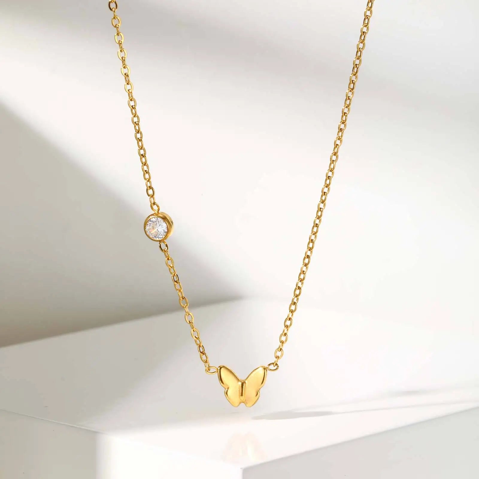 Colar Feminino Borboleta em Aço Inoxidável