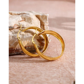 YACHAN Brincos de argola clássicos da moda em aço inoxidável para mulheres minimalistas vintage banhados a ouro 18K joias sem manchas