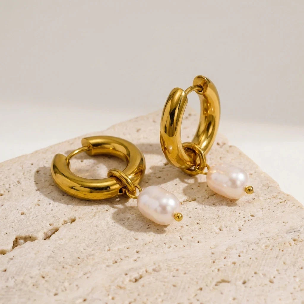 Brincos de Argola com Pérolas em Aço Inoxidável para Mulheres: Estilo Radiante e Ousado, Ajuste Perfeito, Joia Chique para o Dia a Dia – Presente Ideal